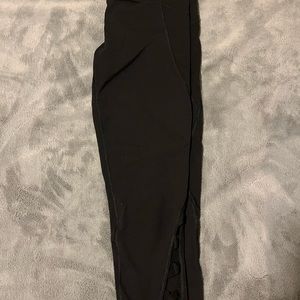 VS Cropped Workout Leggings